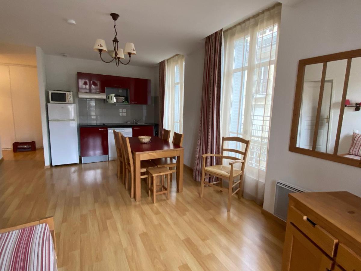Bagneres De Luchon, Residence Val De Jade, Beau T3 Meuble, Plein Centre, Pour 4 Ou 6 Personnes Buitenkant foto